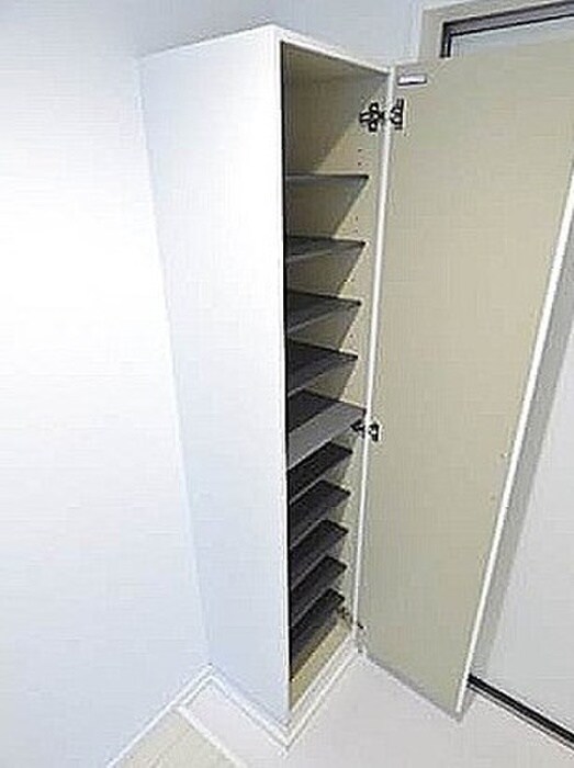 物件内観写真13　(靴箱)