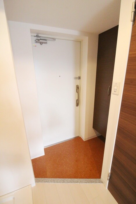 物件内観写真7　(玄関)