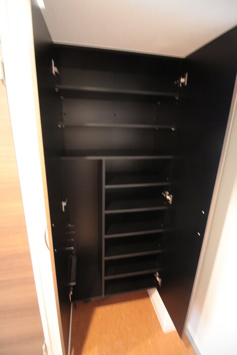 物件内観写真8　(室内からの展望)