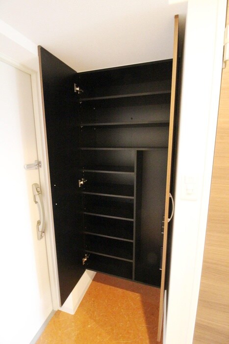 物件内観写真8　(靴箱)