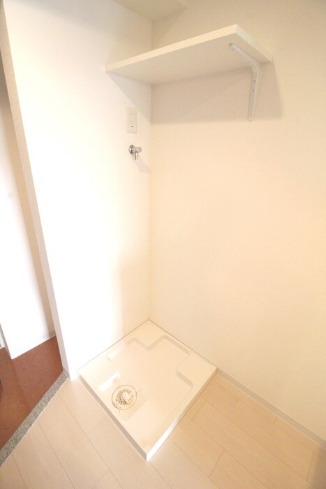 物件内観写真11　(洗濯機置場)