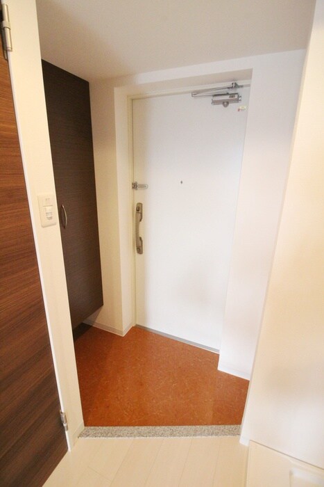 物件内観写真12　(玄関)