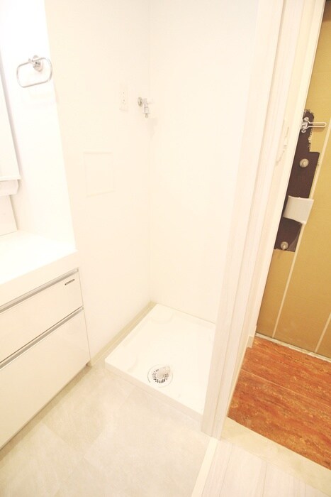 物件内観写真10　(洗濯機置場)