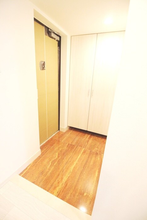 物件内観写真15　(玄関)