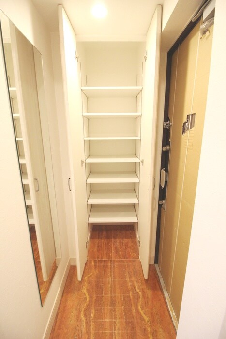 物件内観写真18　(靴箱)