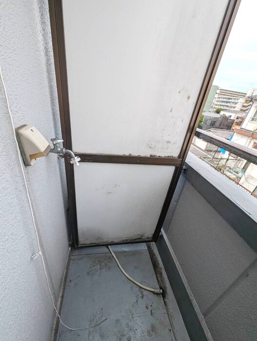 物件内観写真12　(洗濯機置場)