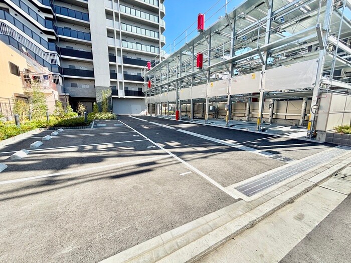 物件外観写真3　(駐車場)