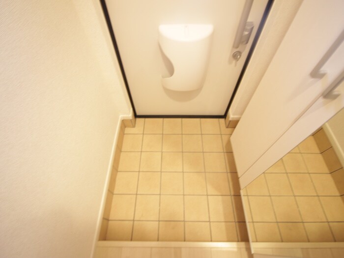 物件内観写真10　(玄関)