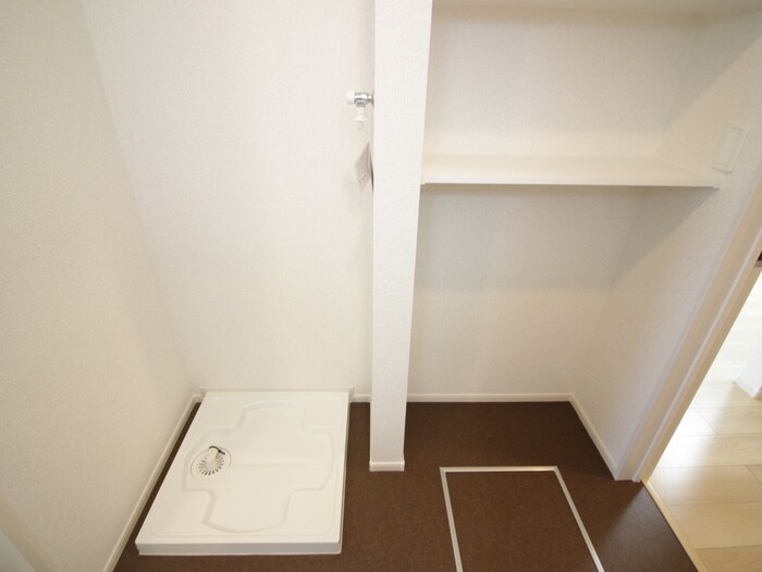 物件内観写真15　(洗濯機置場)