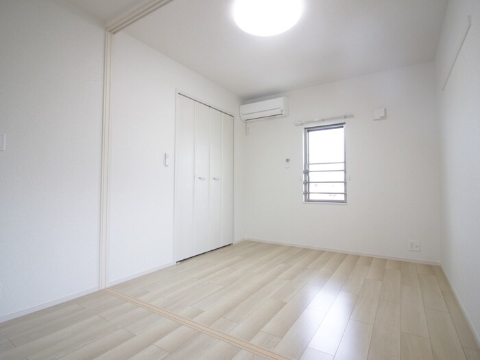 物件内観写真18　(居室)