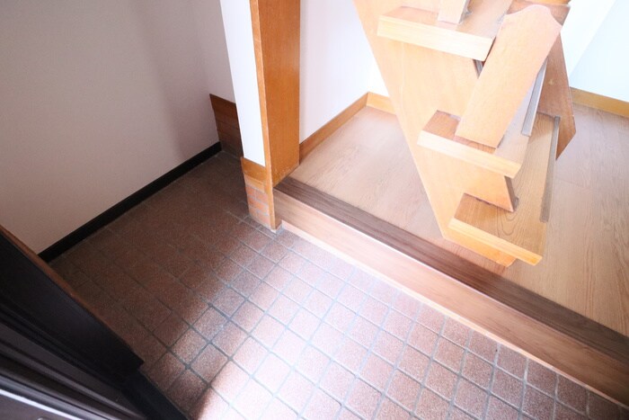 物件内観写真12　(玄関)