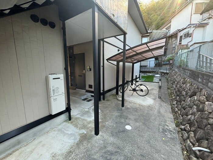 物件外観写真3　(駐輪場)