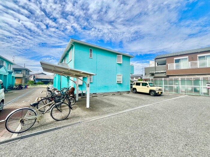 物件外観写真3　(駐車場)