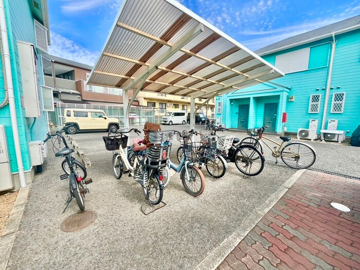 物件外観写真4　(駐輪場)