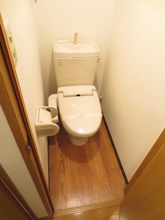 物件内観写真8　(トイレ)