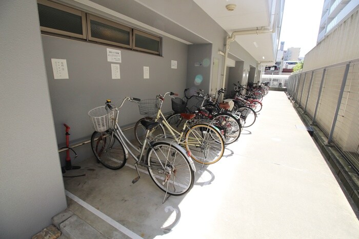 物件外観写真5　(駐輪場)
