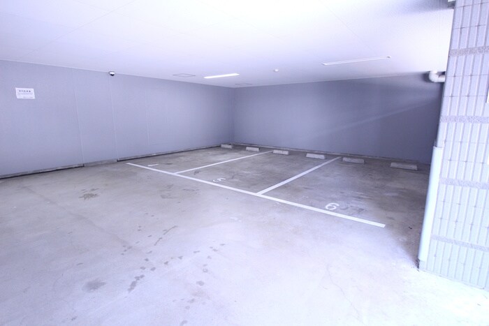 物件外観写真6　(駐車場)