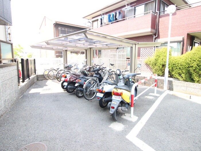 物件外観写真5　(駐輪場)