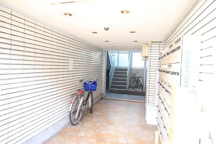 物件外観写真5　(エントランス部分)