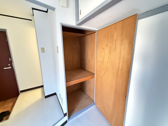 物件内観写真12　(収納)