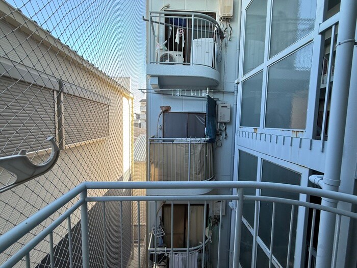 物件内観写真22　(室内からの展望)