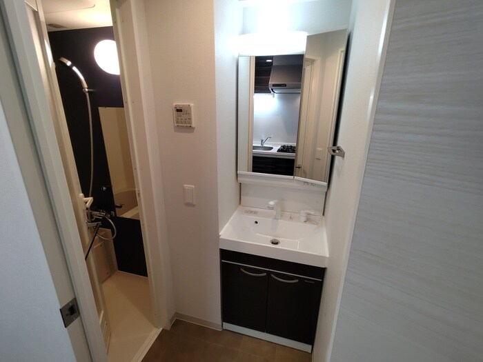 物件内観写真9　(洗面)