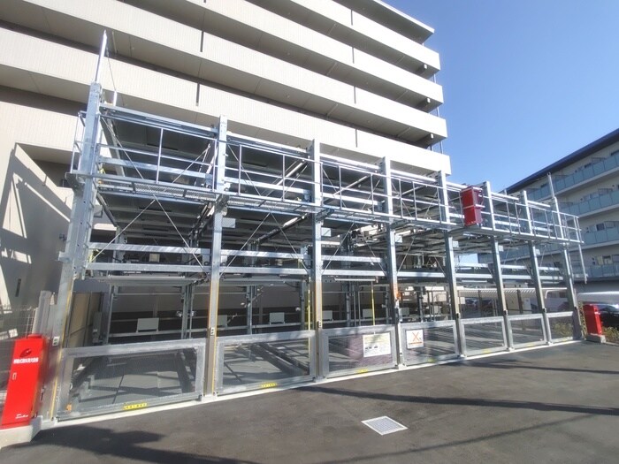 物件外観写真5　(駐車場)