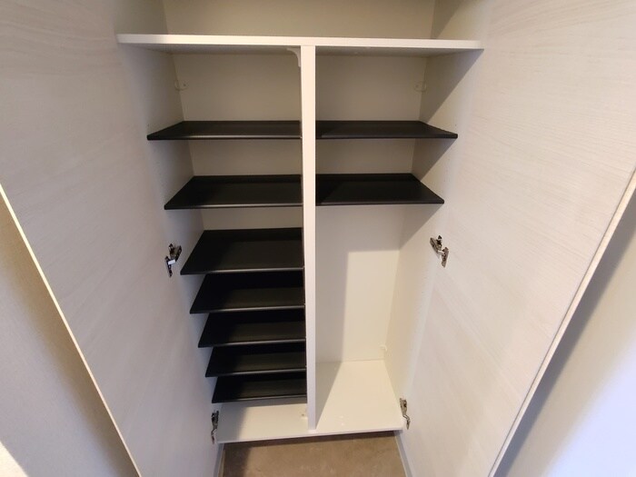 物件内観写真16　(靴箱)