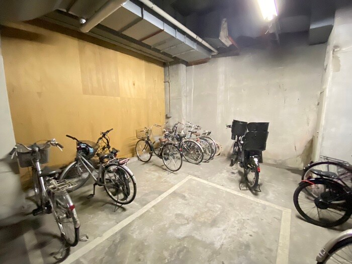物件外観写真4　(駐輪場)