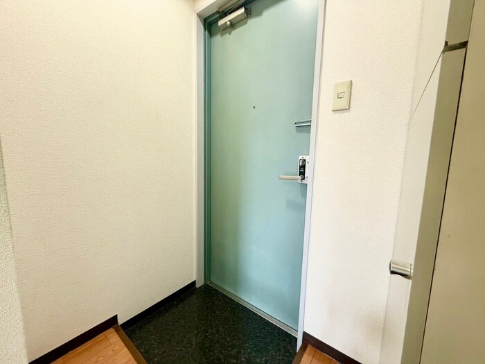 物件内観写真15　(玄関)