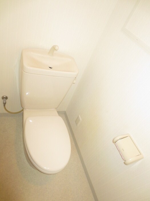 物件内観写真8　(トイレ)