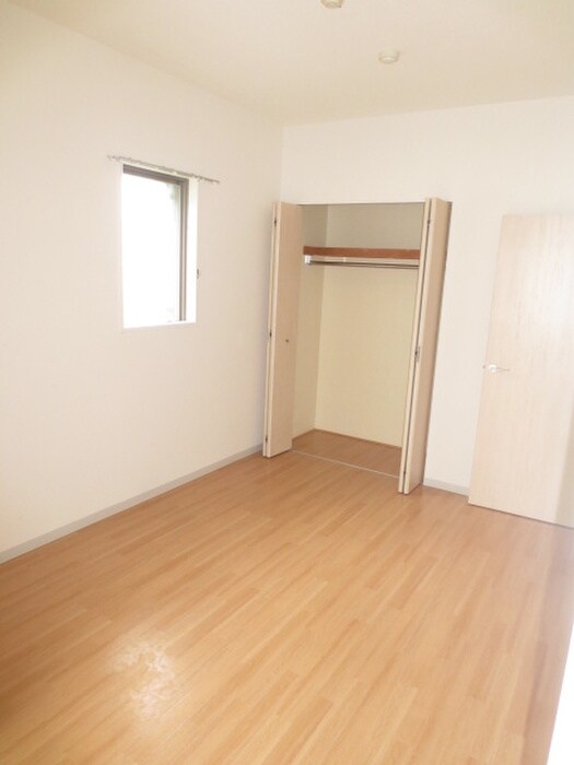 物件内観写真12　(収納)