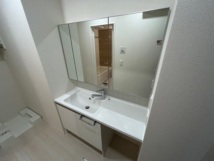 物件内観写真13　(洗面)