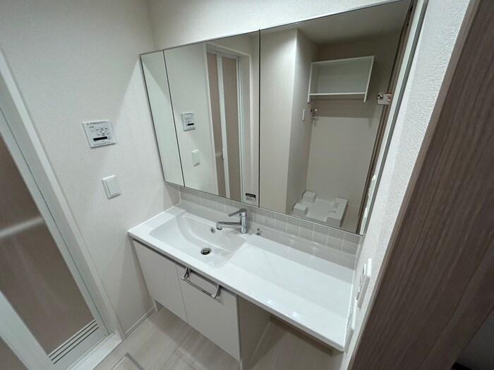 物件内観写真13　(洗面)