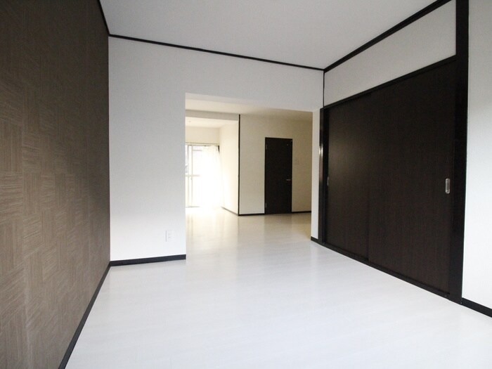 物件内観写真8　(居室)