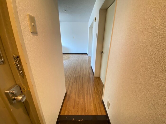 物件内観写真16　(廊下)