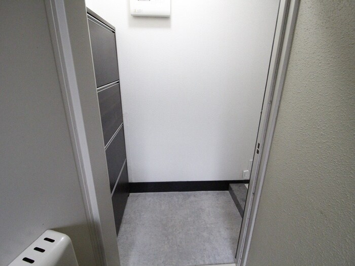 物件内観写真16　(玄関)