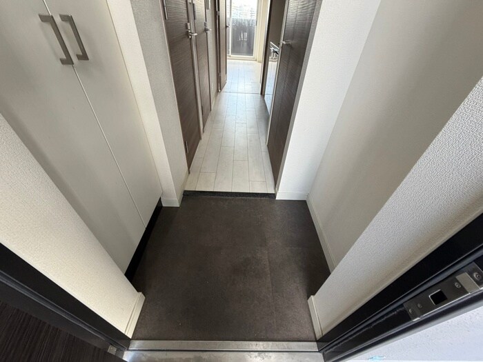 物件内観写真16　(玄関)