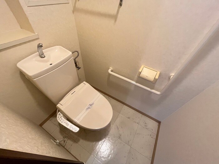 物件内観写真9　(トイレ)