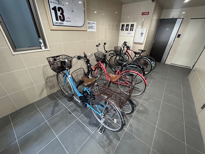 物件外観写真3　(駐輪場)