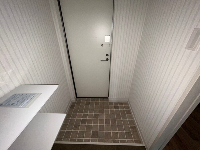 物件内観写真14　(玄関)
