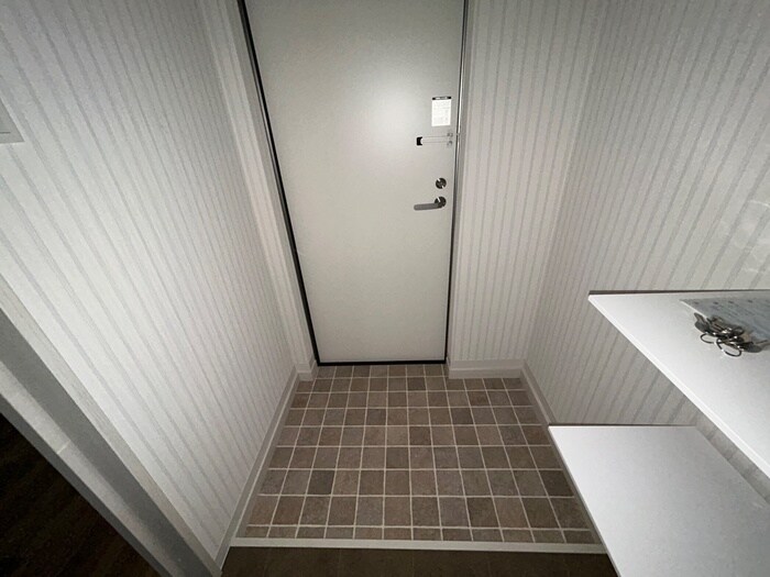 物件内観写真14　(玄関)