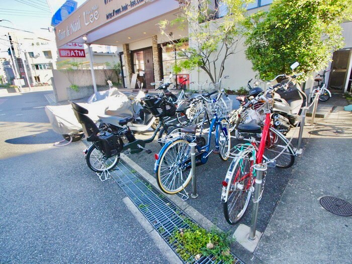 物件外観写真6　(駐輪場)