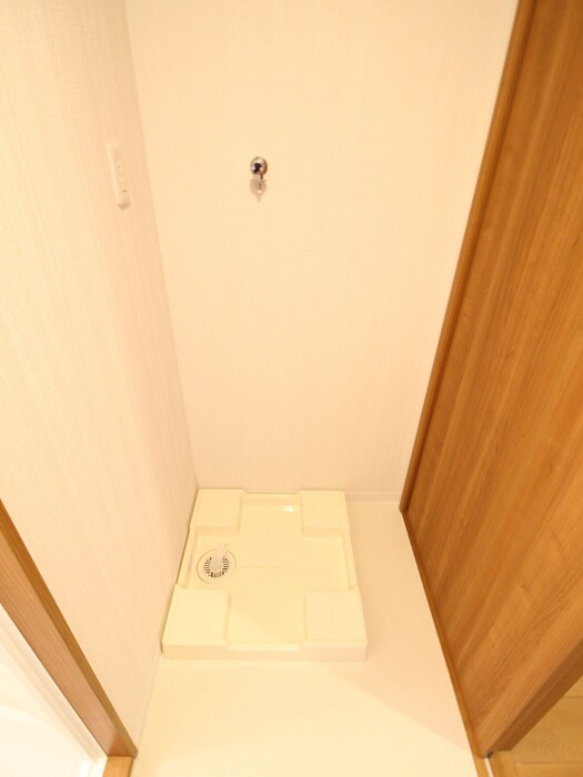 物件内観写真10　(洗濯機置場)