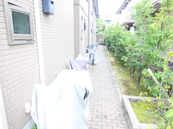 物件外観写真5　(駐輪場)