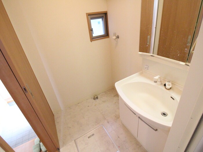 物件内観写真12　(洗面)