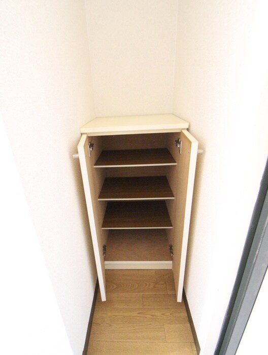 物件内観写真15　(靴箱)