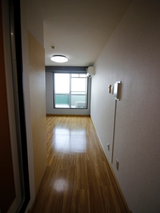 物件内観写真8　(廊下)