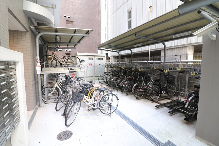 物件外観写真4　(駐輪場)