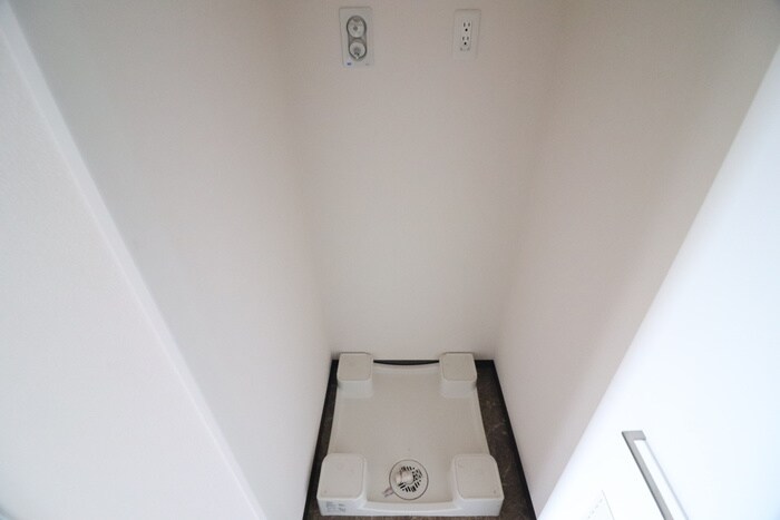 物件内観写真14　(洗濯機置場)